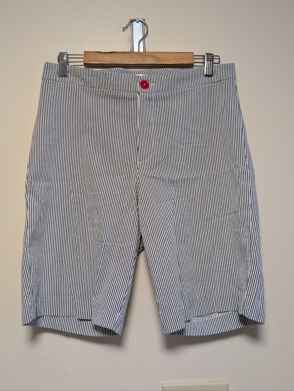 Ecru Seersucker Bermuda Shorts Size 10 Navy White Striped Red Button